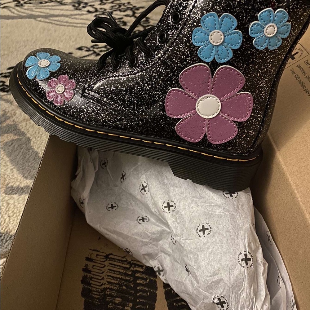 Dr martens girls boot